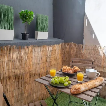 Charming Flat W Terrace Near Le Marais - 1 Appartement Parijs